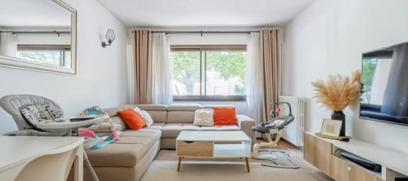 Apartamento de 2 dormitorios en Livry-Gargan, France No. 354455 2