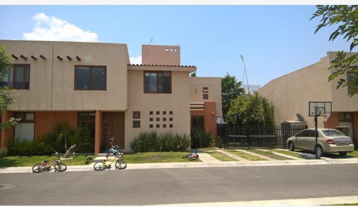 Casa de 5 dormitorios en Querétaro, Mexico No. 147797