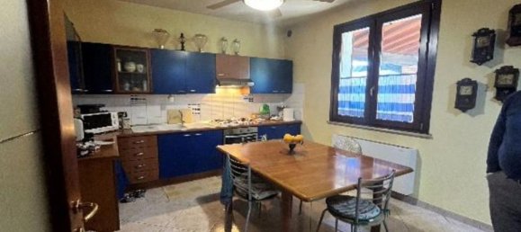 5 غرف نوم منزل في Pegognaga, Italy رقم 75393 4