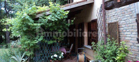 4 bedrooms House in Terre Roveresche, Italy No. 136224 3