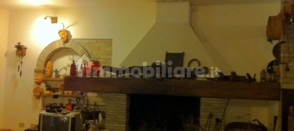 4 bedrooms House in Terre Roveresche, Italy No. 136224 16