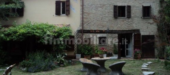 4 bedrooms House in Terre Roveresche, Italy No. 136224 4