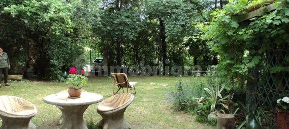 4 bedrooms House in Terre Roveresche, Italy No. 136224 8