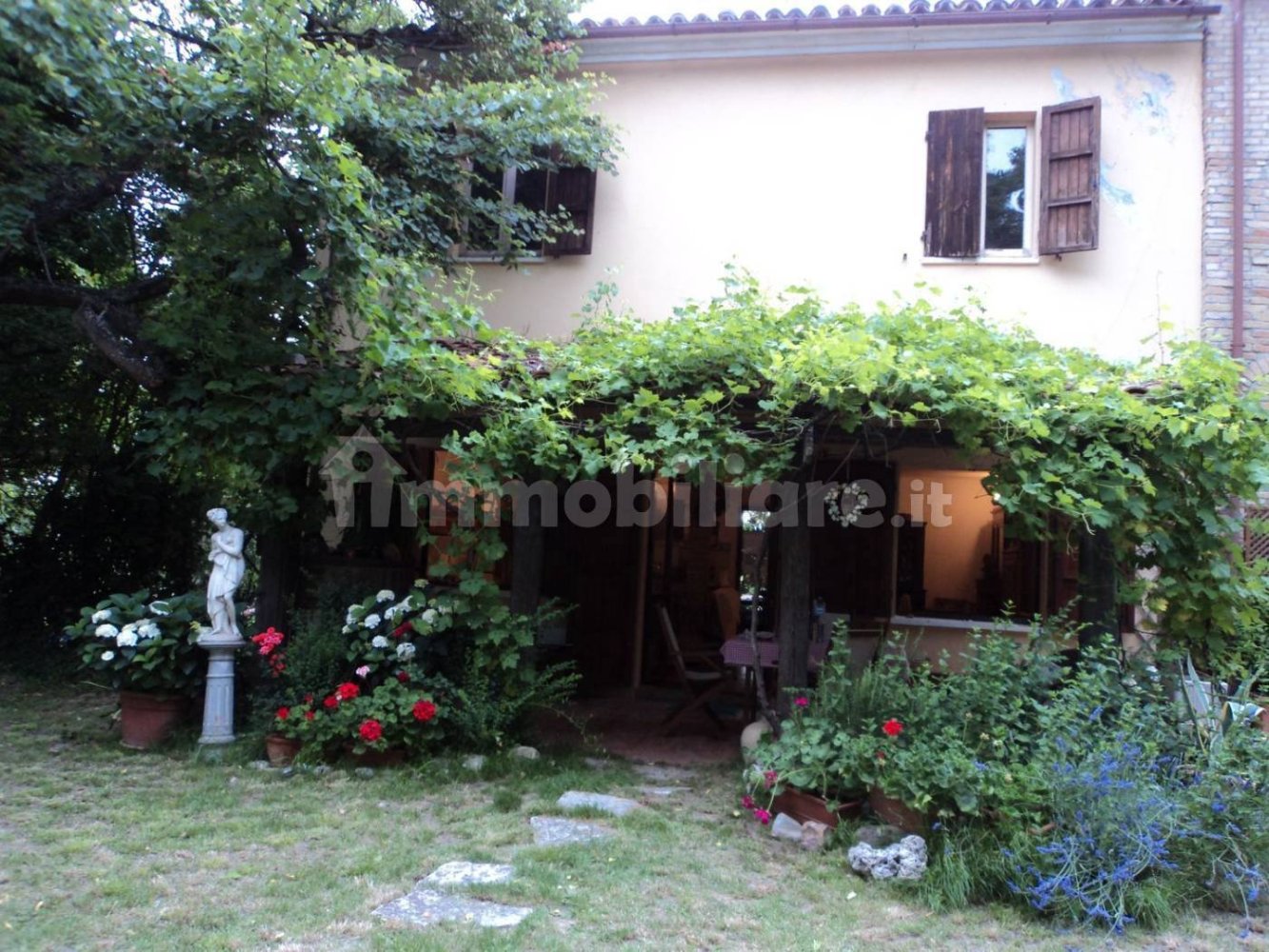 4 bedrooms House in Terre Roveresche, Italy No. 136224