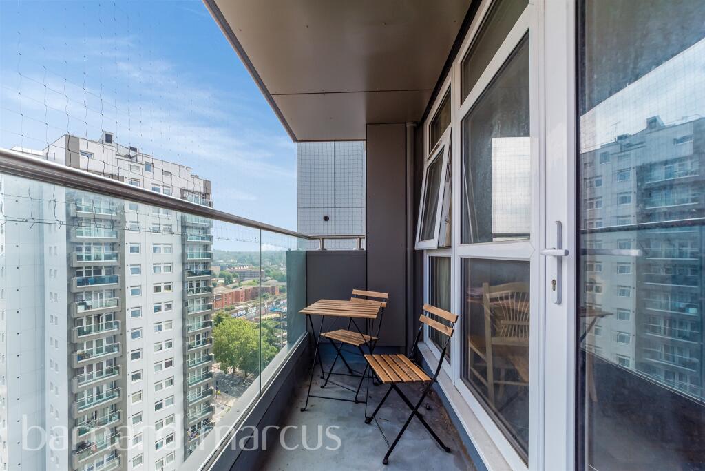 2 bedrooms Apartment in London, United Kingdom No. 9906