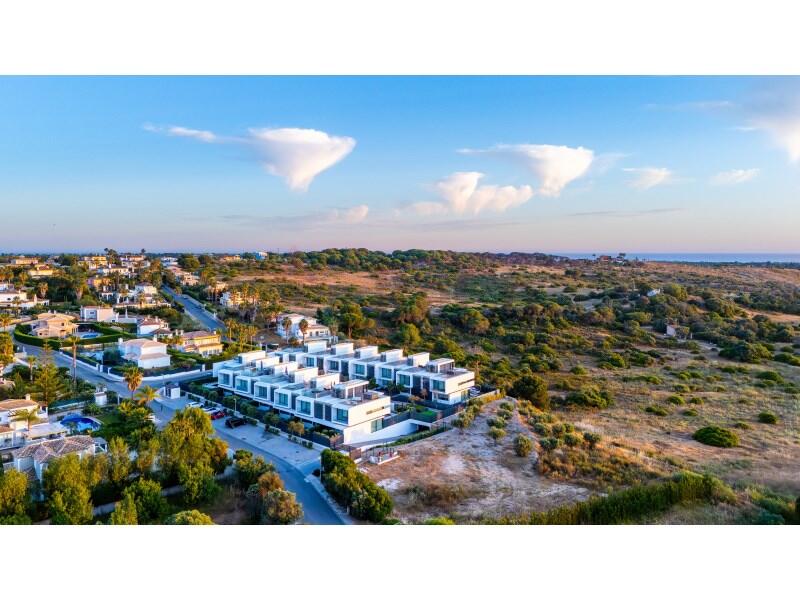 3 bedrooms Townhouse in Almancil, Portugal No. 112891