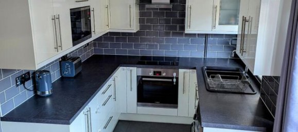 3 bedrooms House in Rainham, United Kingdom No. 10675 7