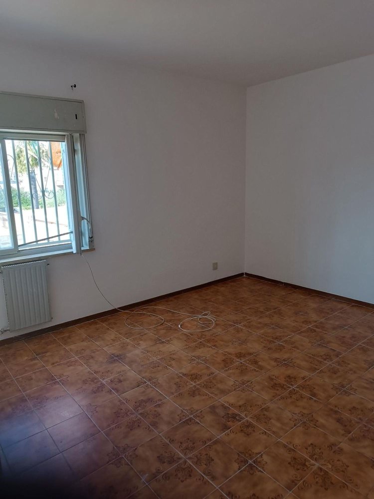 4 rooms Apartment in Messina, Italy No. 263902