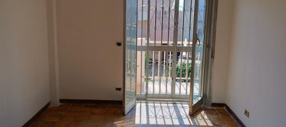 4 rooms Apartment in Messina, Italy No. 263902 2