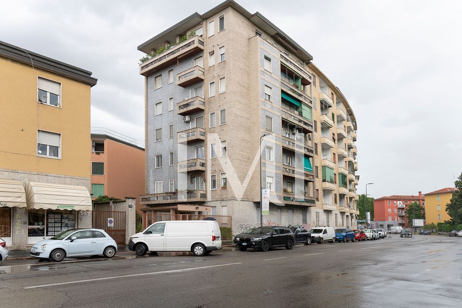 2 bedrooms Apartment in Milan, Italy No. 364990