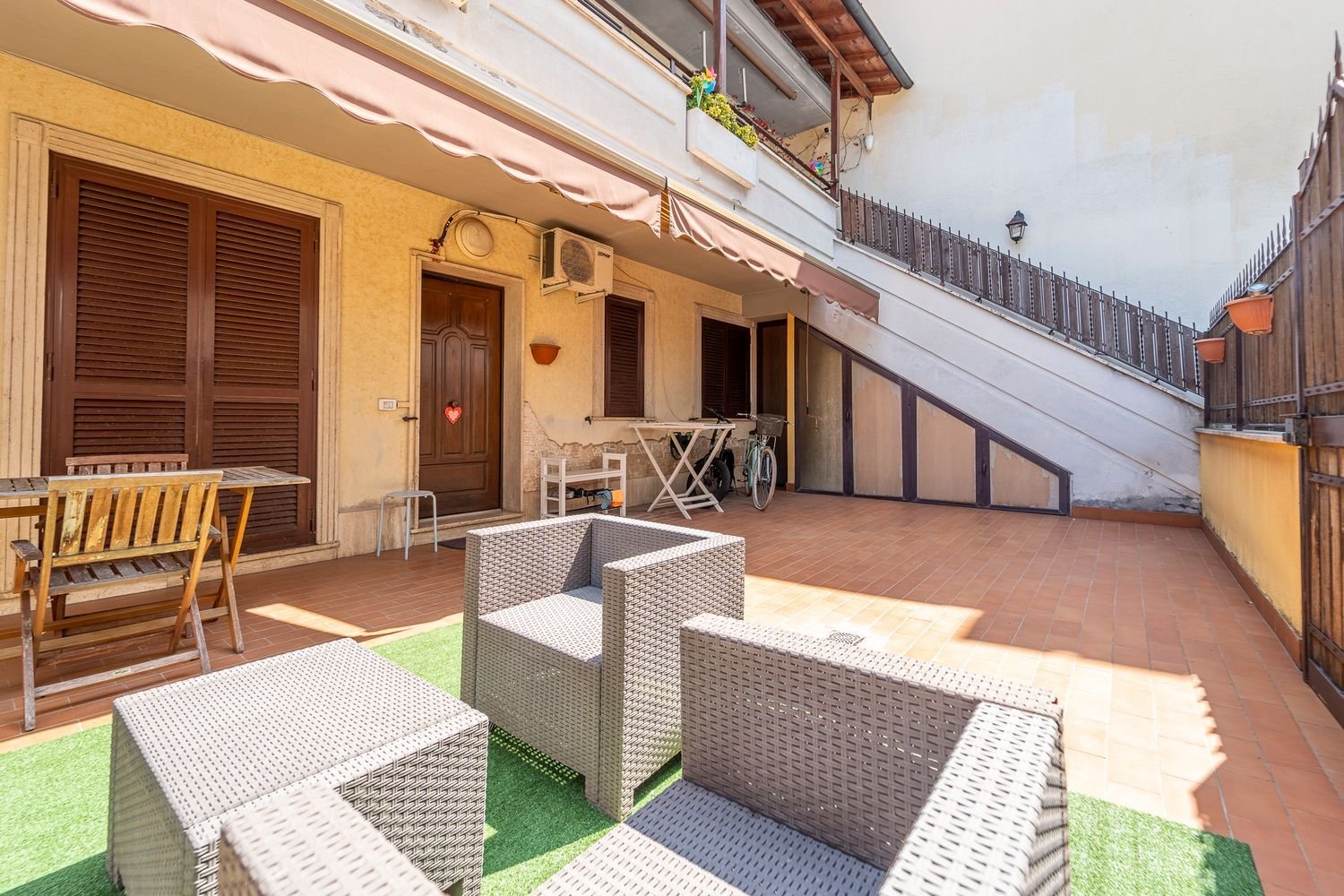 3 rooms Apartment in Ciampino, Italy No. 21777