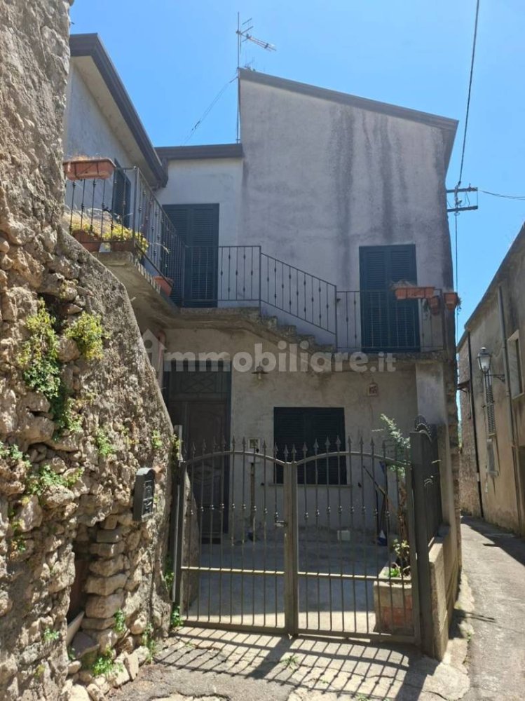 3 bedrooms House in Frasso Telesino, Italy No. 262677