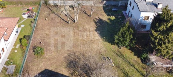 1010m² Land in Udine, Italy No. 135737 2