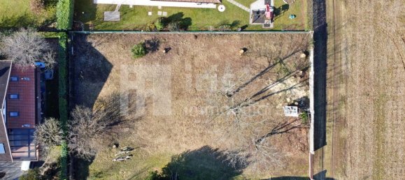 1010m² Land in Udine, Italy No. 135737 5