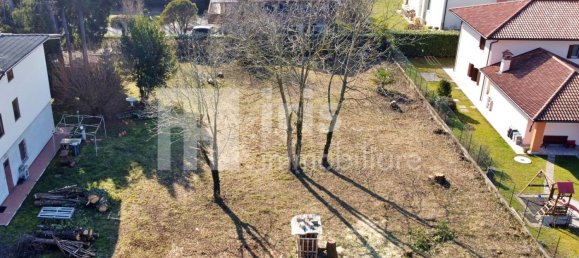 1010m² Land in Udine, Italy No. 135737 4