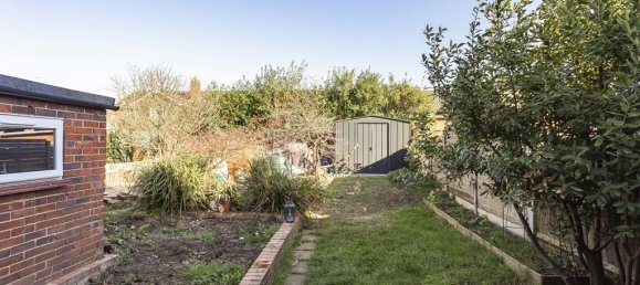 4 bedrooms House in Feltham, United Kingdom No. 8509 15