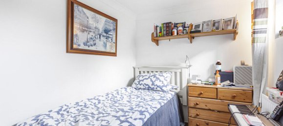 4 bedrooms House in Feltham, United Kingdom No. 8509 11