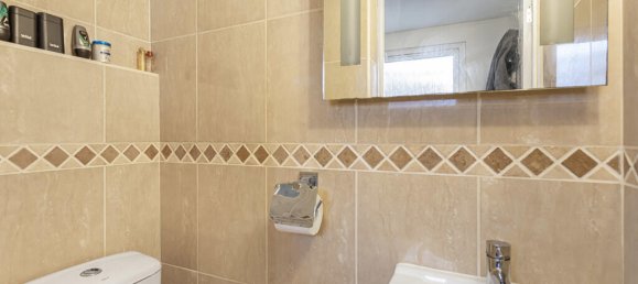 4 bedrooms House in Feltham, United Kingdom No. 8509 14