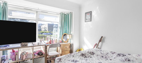 4 bedrooms House in Feltham, United Kingdom No. 8509 10