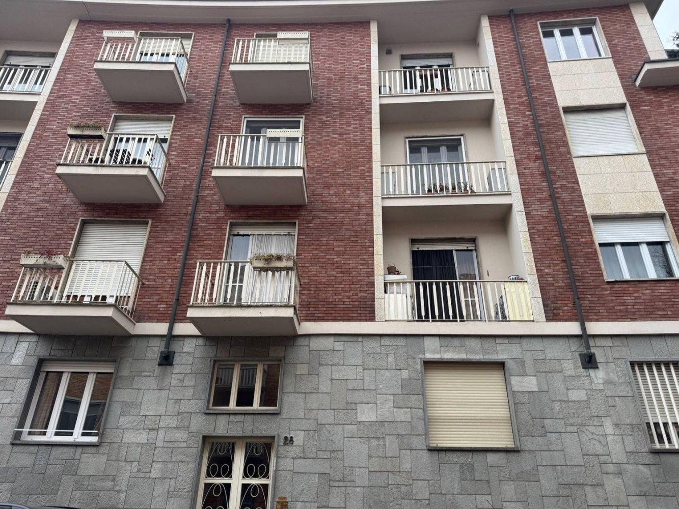 2غرفة شقة في Turin, Italy رقم 218461