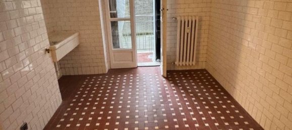 2غرفة شقة في Turin, Italy رقم 218461 3