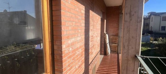 6 rooms Apartment in Barga, Italy No. 9990 30