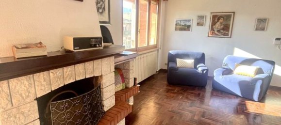 6 rooms Apartment in Barga, Italy No. 9990 4