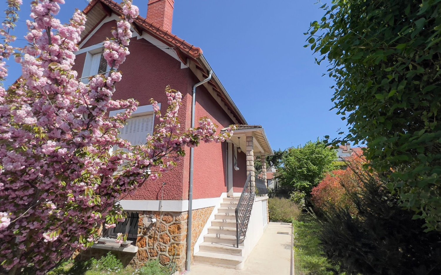 3 chambres Maison à Neuilly-sur-Marne, France No. 146336