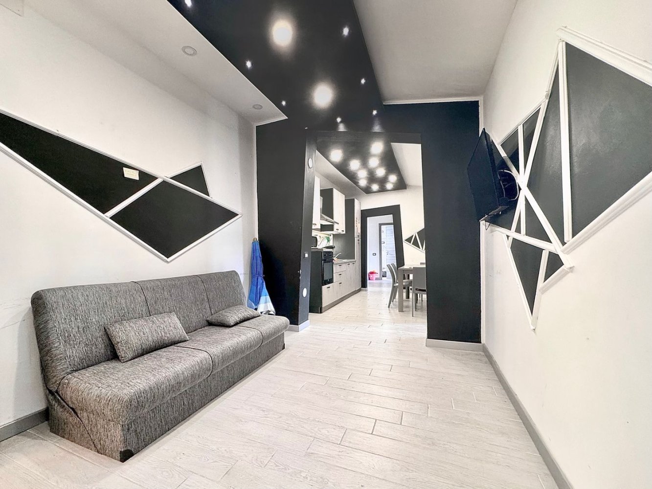 6 rooms Apartment in Rende, Italy No. 268950