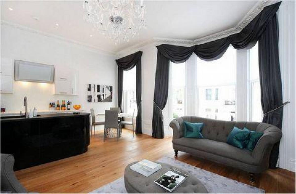2 bedrooms Condo in London, United Kingdom No. 608