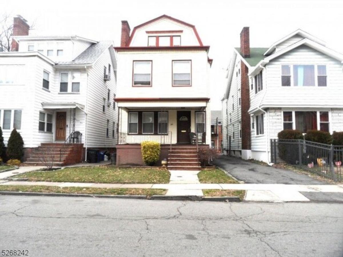 7 bedrooms House in East Orange, USA No. 398754