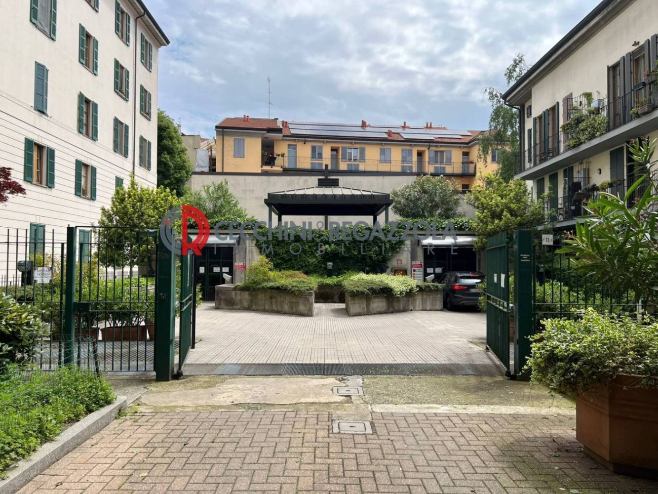 12m² Garage in Milan, Italy No. 245951