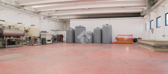 2 rooms Warehouse in Chiari, Italy No. 124663 5