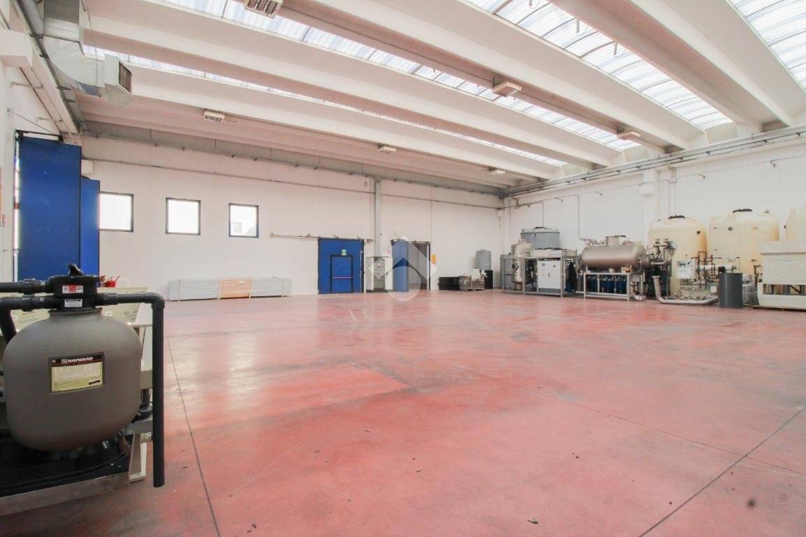 2 rooms Warehouse in Chiari, Italy No. 124663