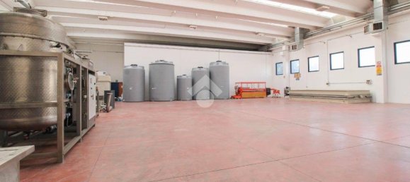 2 rooms Warehouse in Chiari, Italy No. 124663 2