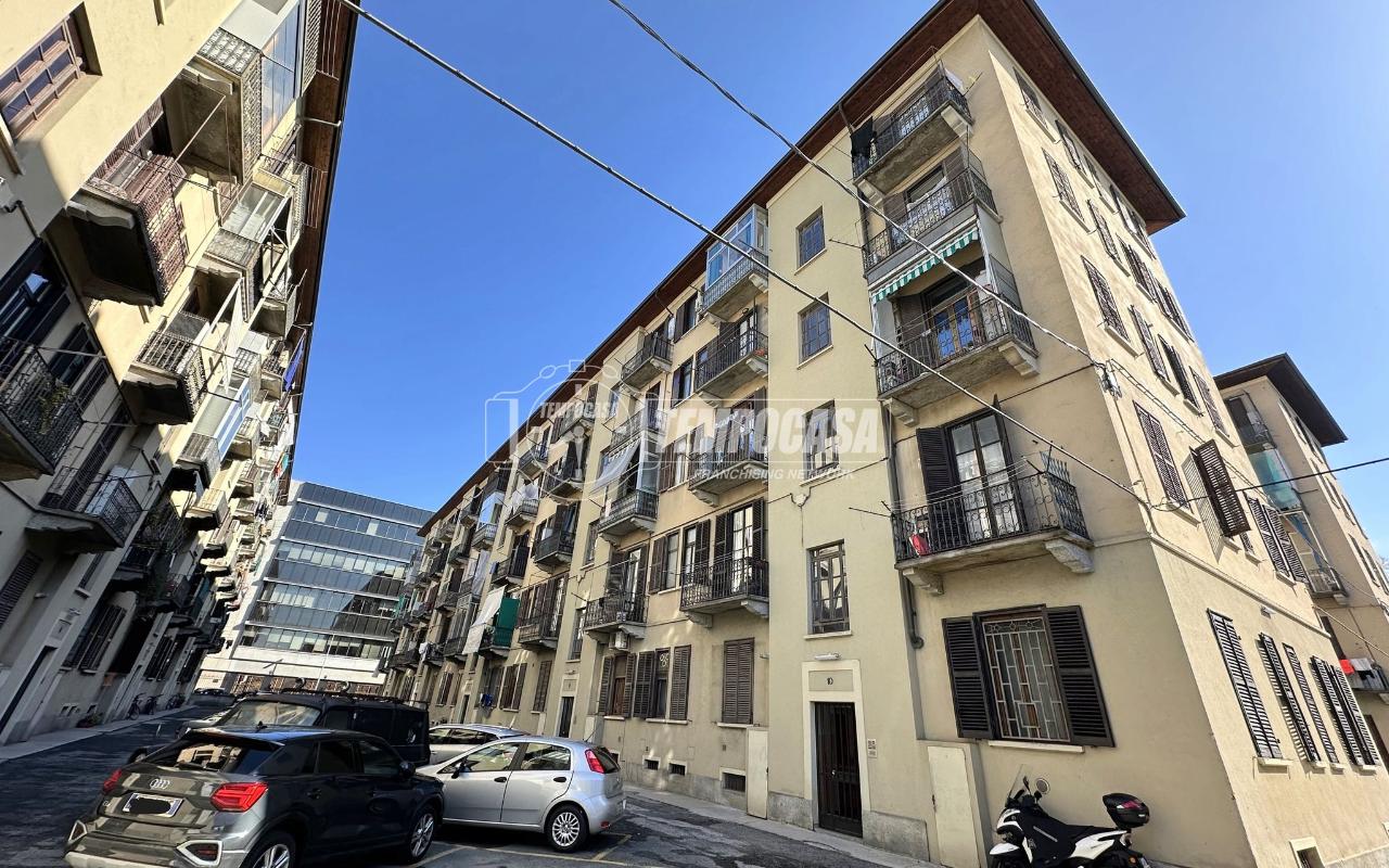 Apartamento de 3 habitaciónes en Turin, Italy No. 15112