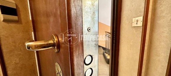 Apartamento de 3 habitaciónes en Turin, Italy No. 15112 17