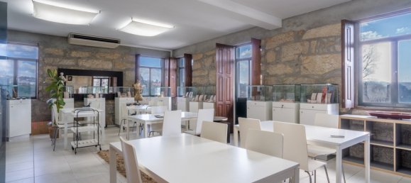 5 bedrooms Townhouse in Porto, Portugal No. 96733 3