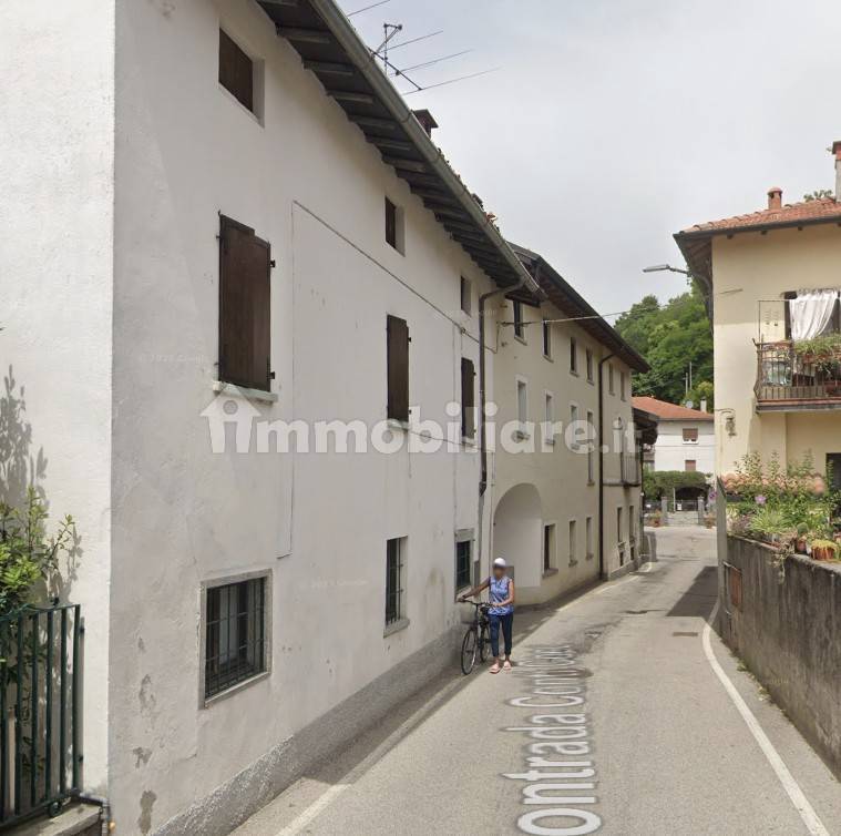 1غرفة مكتب في Cocquio-Trevisago, Italy رقم 372655