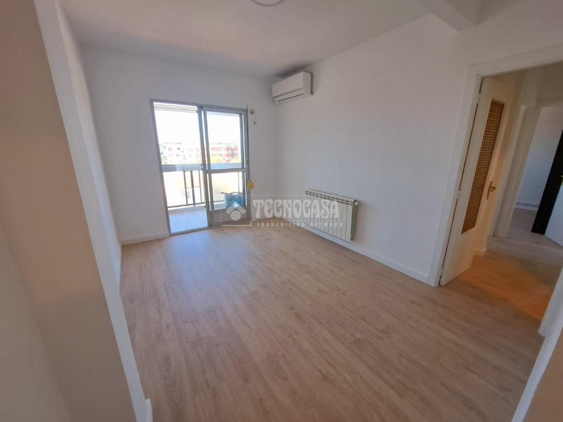 3 bedrooms Apartment in Parla, Spain No. 264972