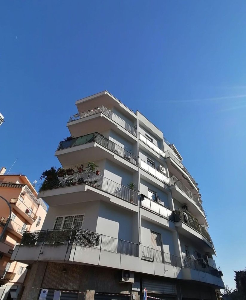 2 bedrooms Apartment in Rome, Italy No. 372169