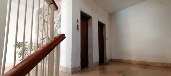 2 bedrooms Apartment in Rome, Italy No. 372169 3