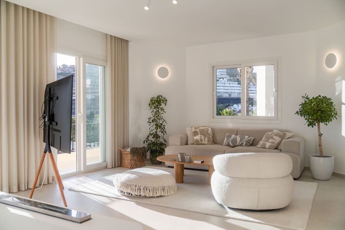 3 bedrooms Penthouse in La Quinta, Spain No. 180790