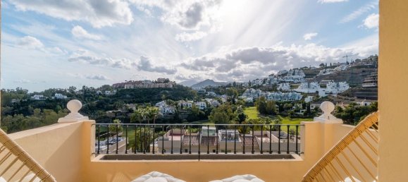 3 bedrooms Penthouse in La Quinta, Spain No. 180790 21