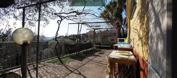 Apartamento de 4 habitaciónes en La Spezia, Italy No. 113821 7