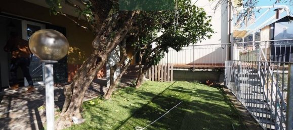 Apartamento de 4 habitaciónes en La Spezia, Italy No. 113821 10