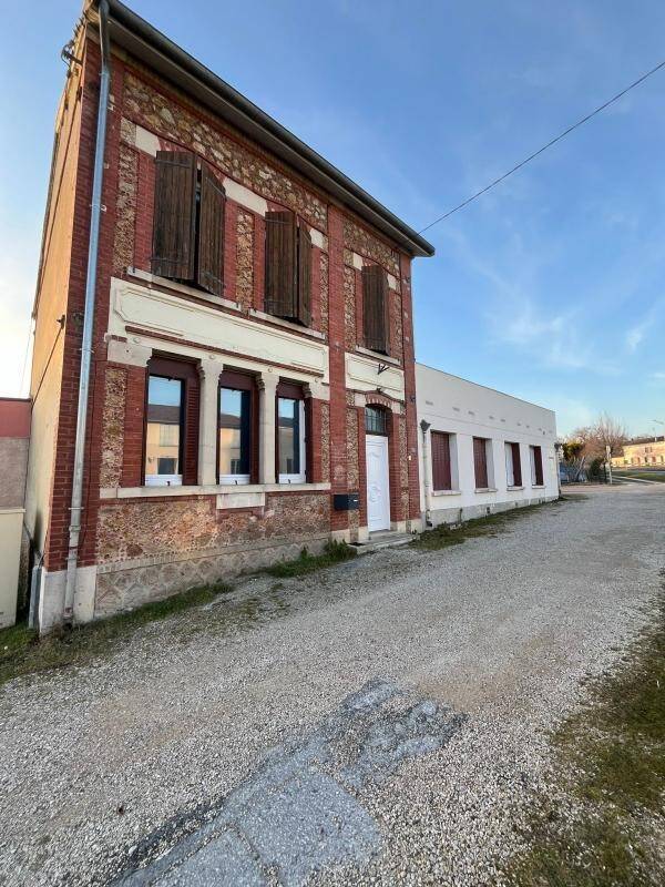 6 Schlafzimmer Villa in La Chaussee-sur-Marne, France, Nr. 225605