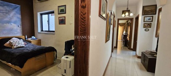 Apartamento de 3 dormitorios en Swieqi, Malta No. 150 4