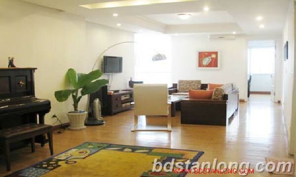 Apartamento de 3 dormitorios en Tay Ho, Vietnam No. 6232