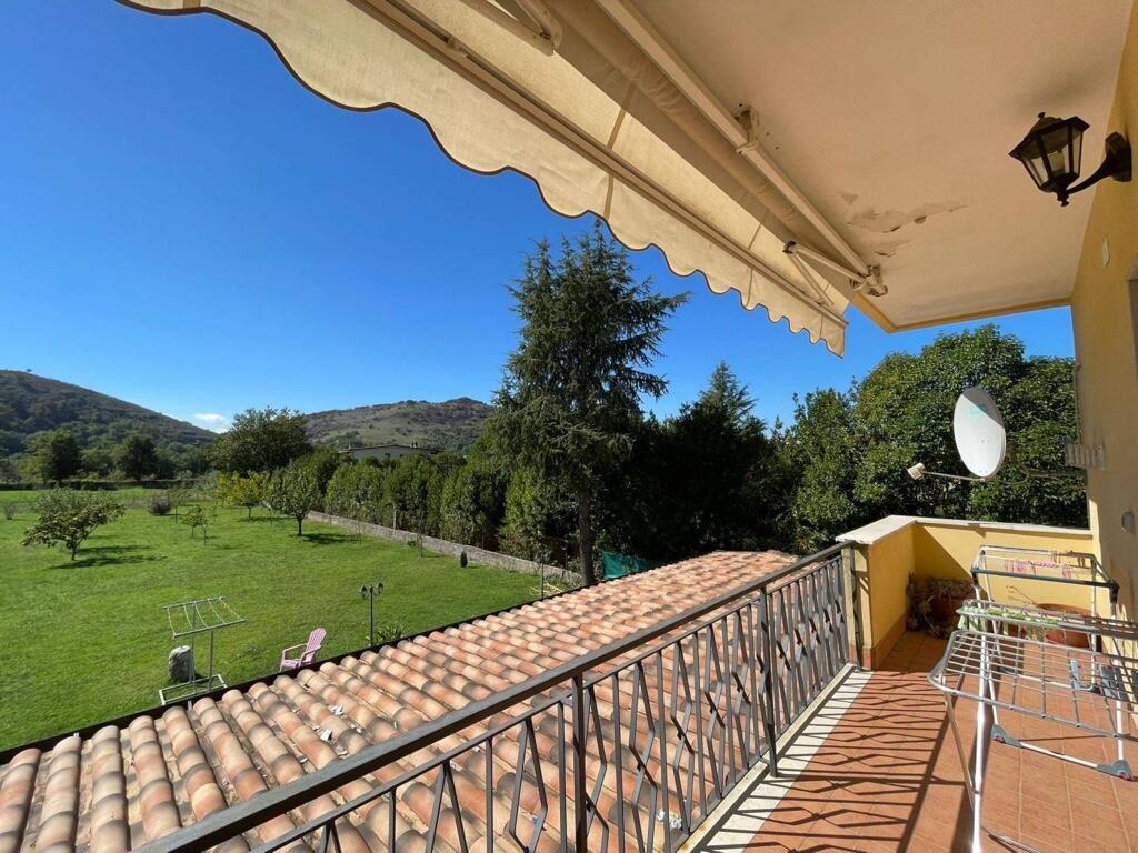 Квартира с 2 спальнями в Арче, Италия № 56053